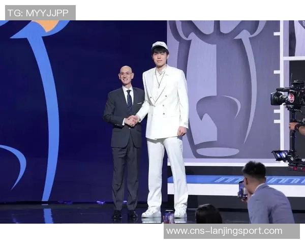 杨瀚森庆祝生日发文表达对梦想的执着与对礼物的喜爱